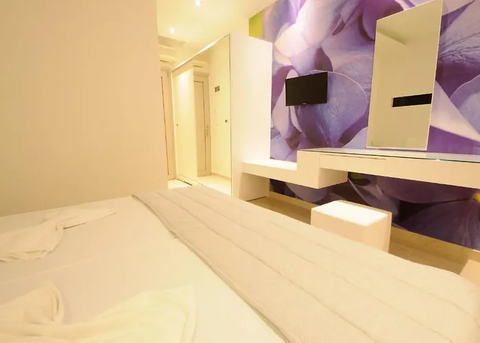 Ξενοδοχείο με διαμερίσματα Louloudis Fresh-adults Only 3*