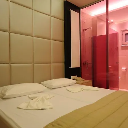 شقة فندقية Louloudis Fresh-adults Only 2*