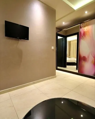 Louloudis Fresh-adults Only Apart Otel 3*